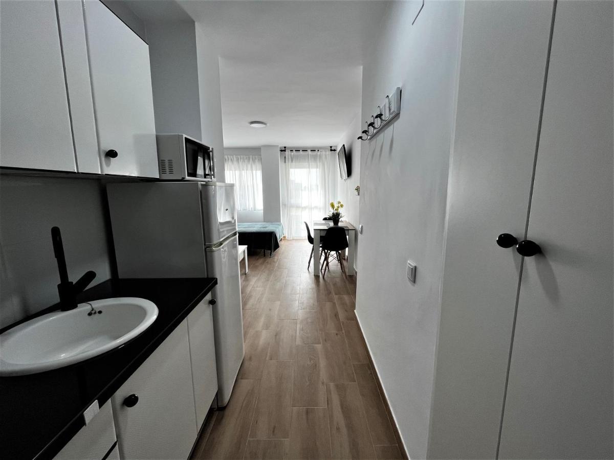 Ver7 - Estudio, Wifi, Fire Stick Amazon, Terraza, Vistas Al Mar, Piscina Torremolinos Exterior photo